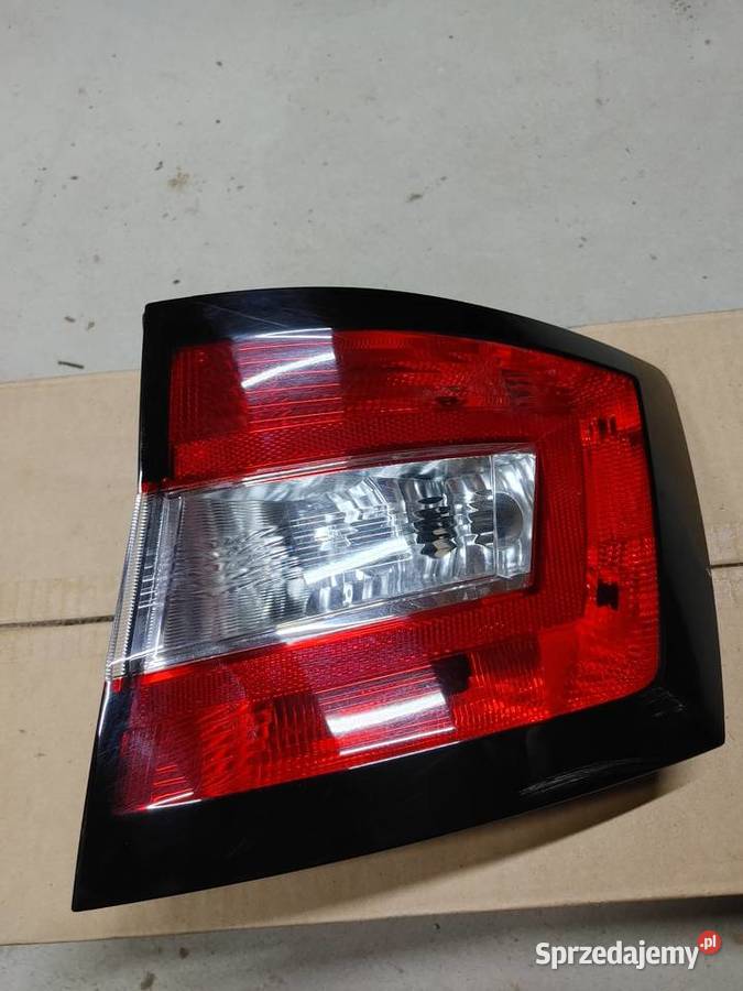 Lampa Tylna Prawa Skoda Fabia Iii Hb W Oc Awek Sprzedajemy Pl