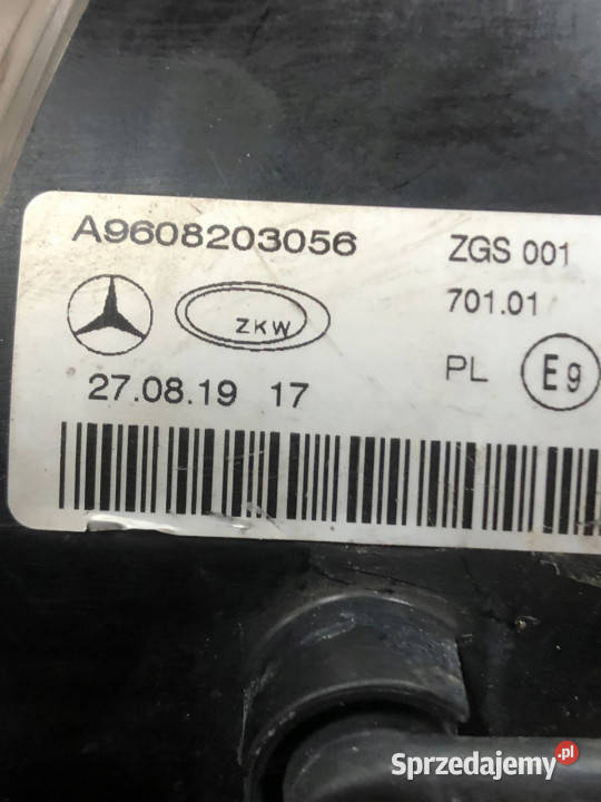 HALOGEN PRAWY PRZÓD MERCEDES ACTROS 9608203056 Murzynowo Sprzedajemy pl