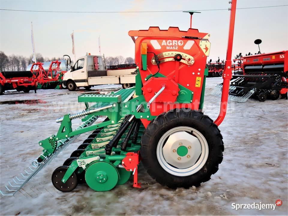 Siewnik 2 7m 3 0m stopkowy zbożowy Agro Masz talerzowy Ostrołęka