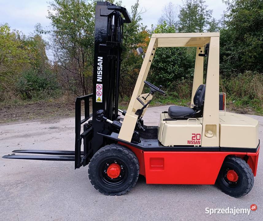 Wózek widłowy Nissan 2 Tony diesel przesuw Wózki widłowe Suchedniów