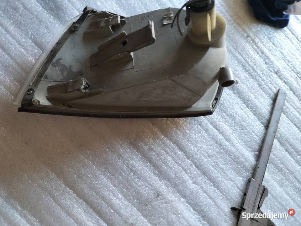 Opel Vectra B KIERUNKOWSKAZ PRAWY 90464684 kierunkowskazy