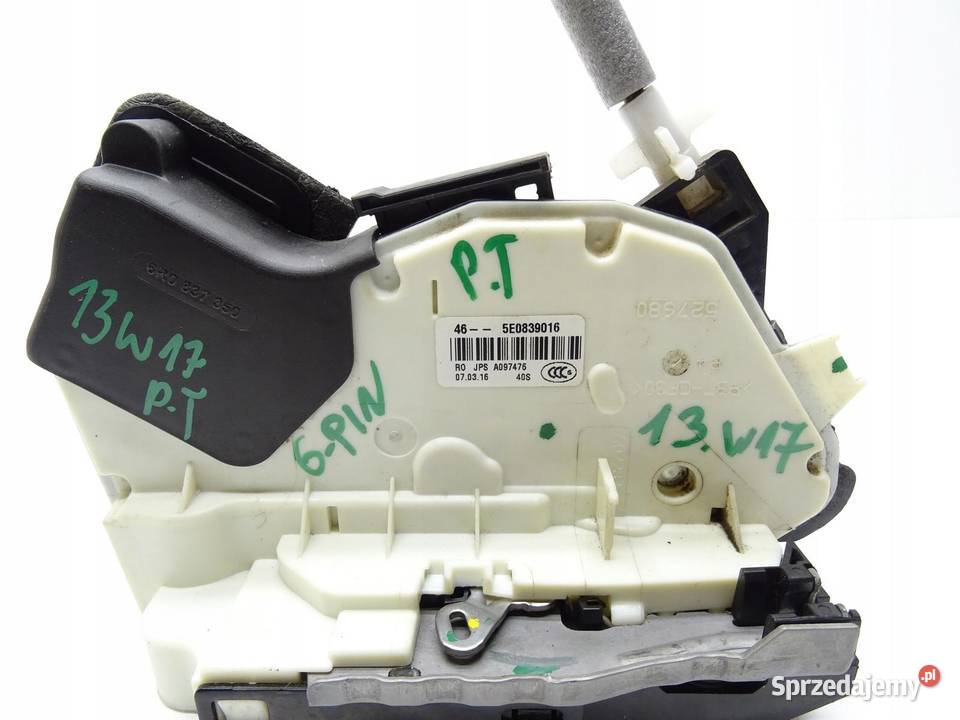 ZAMEK DRZWI PRAWY TYŁ TYLNY SKODA OCTAVIA III 7