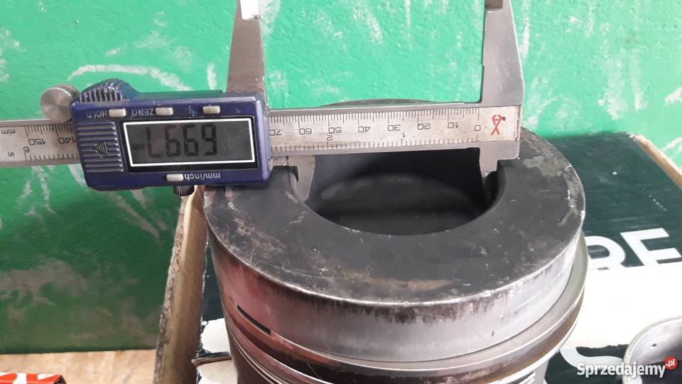 Tłok Mercedes 442 402 422 OM422A OM442A Częstochowa