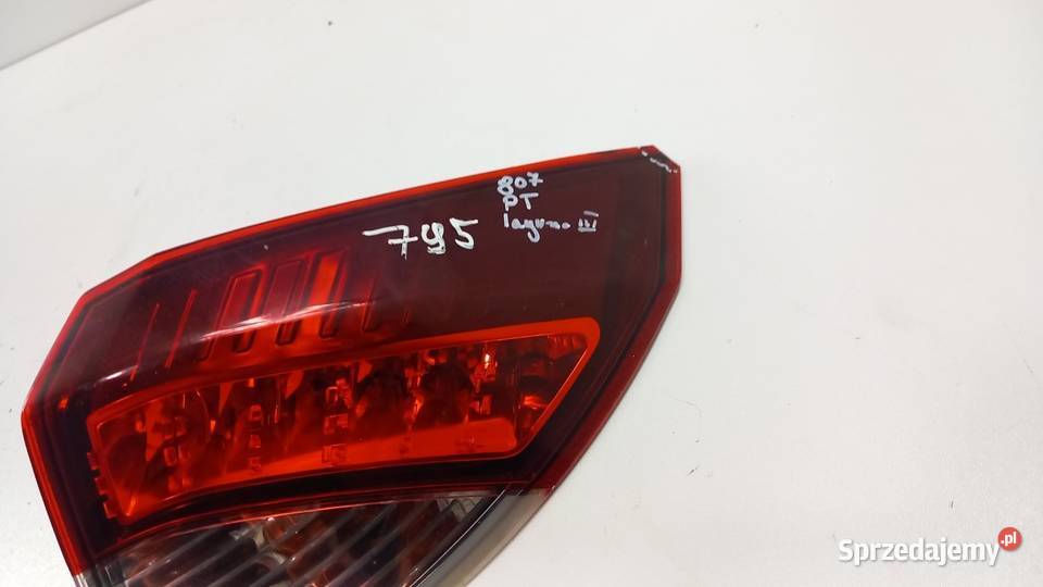 RENAULT LAGUNA III GT HB LAMPA TYŁ PRAWA osobowe Zbierkowo