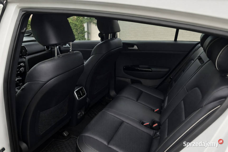 Kia Sportage IV 20162021 biały Sadlno