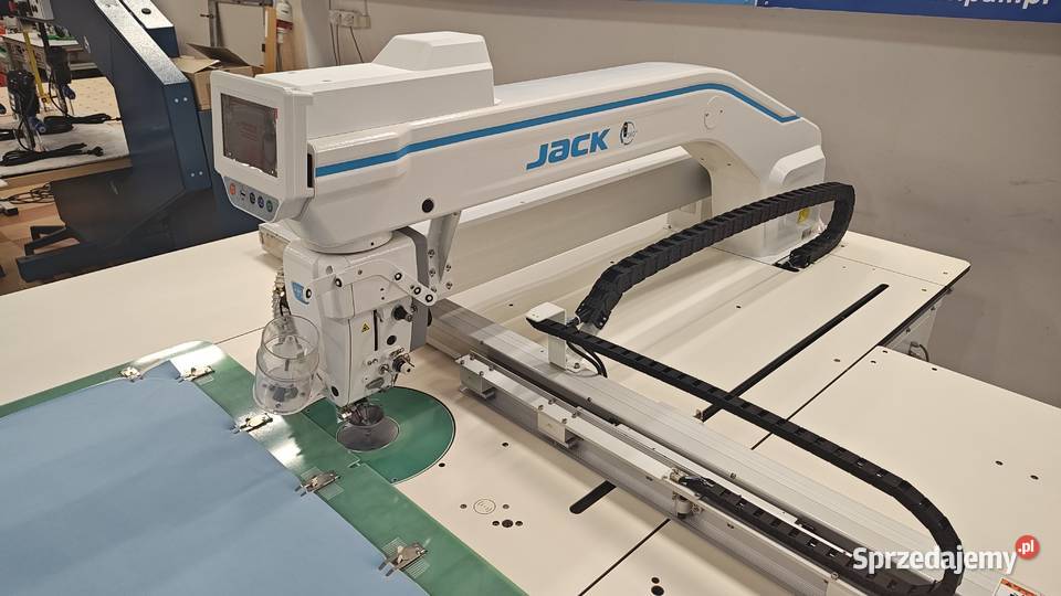 Maszyna programowalna z polem szycia 140x95 JACK