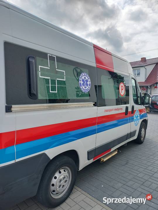 ambulan karetka diesel Drągowina