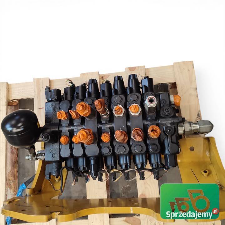 Rozdzielacz hydrauliczny L21F634 Caterpillar