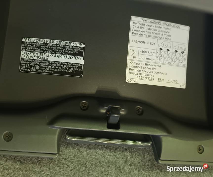 Schowek pasażera Toyota Yaris I 2005 polift Tuszyn