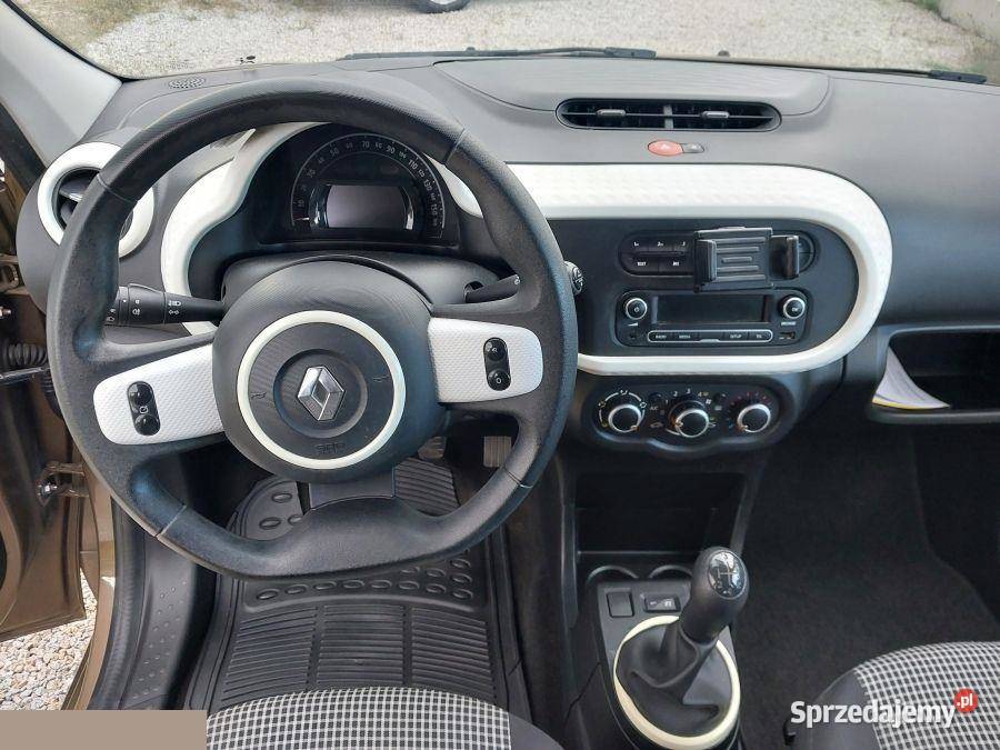 Renault Twingo 10 benzyna 71 2015r 121868km Goszcz
