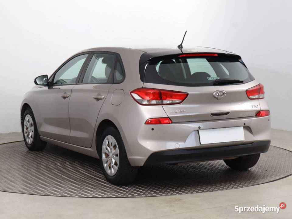 Hyundai i30 14 CVVT asystent pasa ruchu dolnośląskie Bielany Wrocławskie