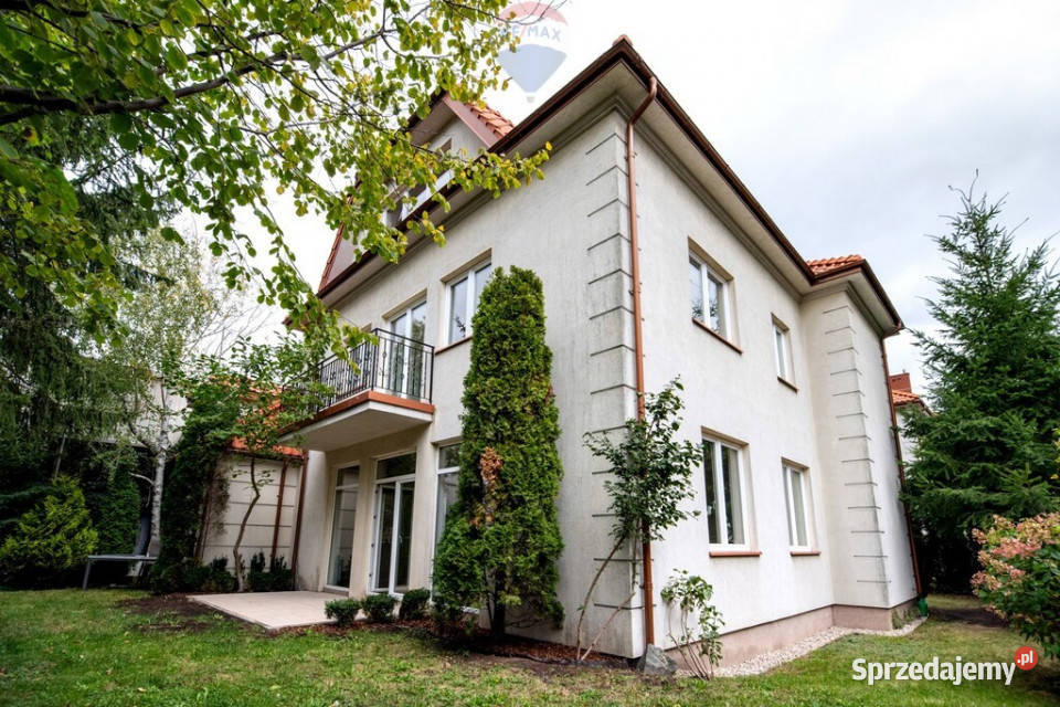 900m Pałacu na cele komercyjne mieszkaniowe 450m2 Warszawa
