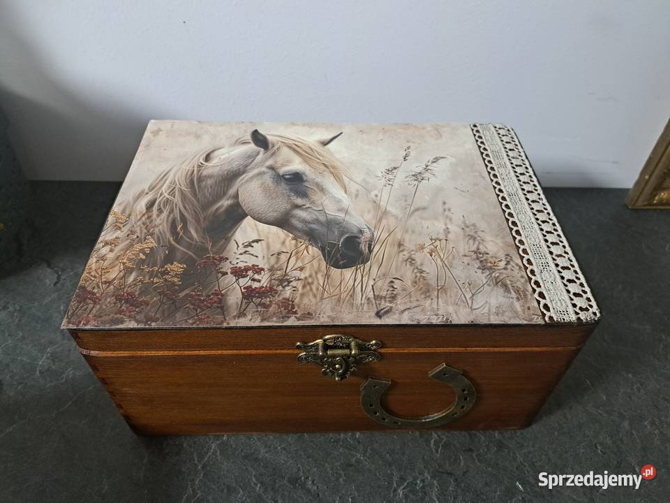 Kuferek z koniem vintage koronka szkatułka Dekoracje i ozdoby Kędzierzyn-Koźle