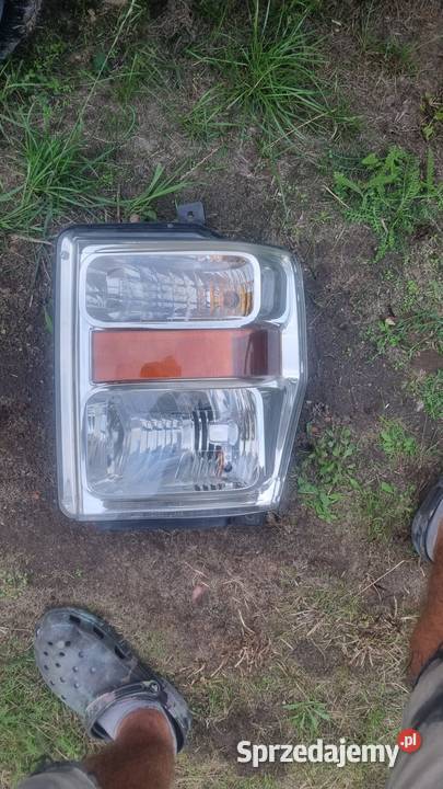 Lampa przednia Ford F250 chrom 0812 EUR Rok produkcji 2010 wielkopolskie Pleszew