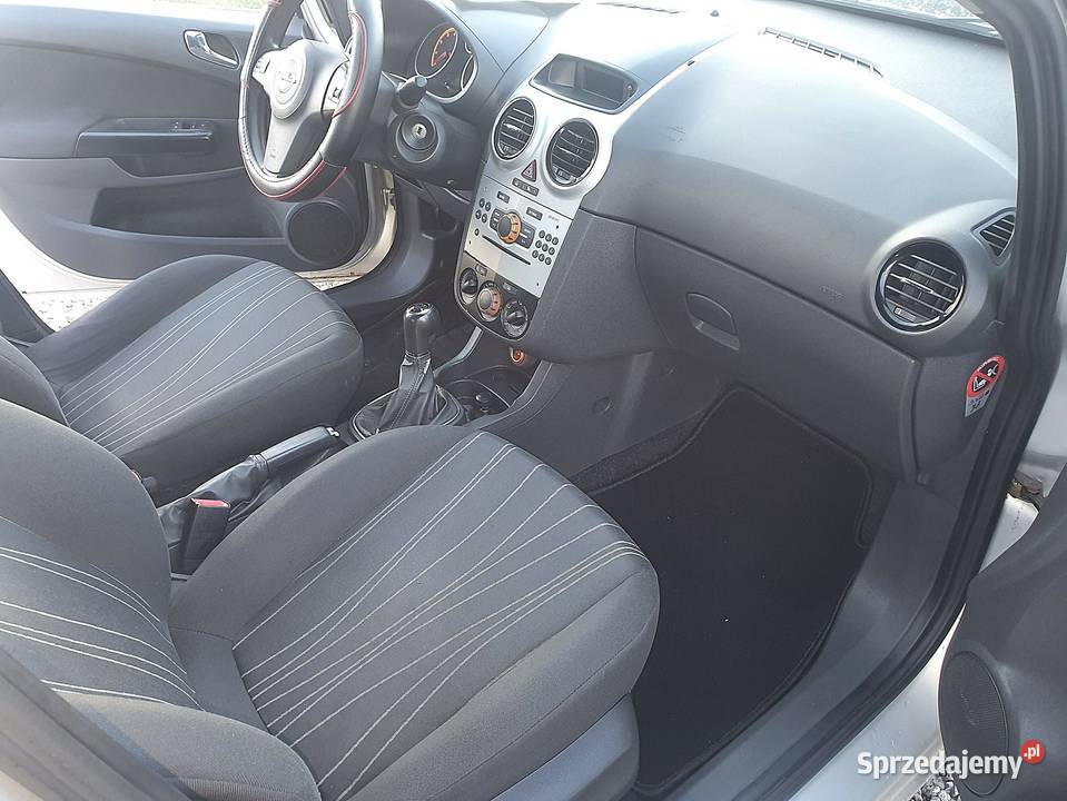 OPEL CORSA 12 BENZYNA 2008 Rok produkcji 2008 Łęg Tarnowski sprzedam
