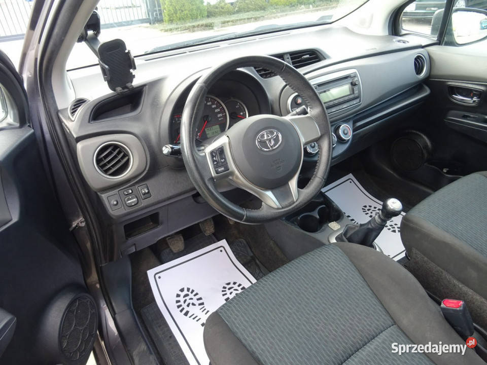Toyota Yaris Samochód z polskiego salonu w benzyna Łódź