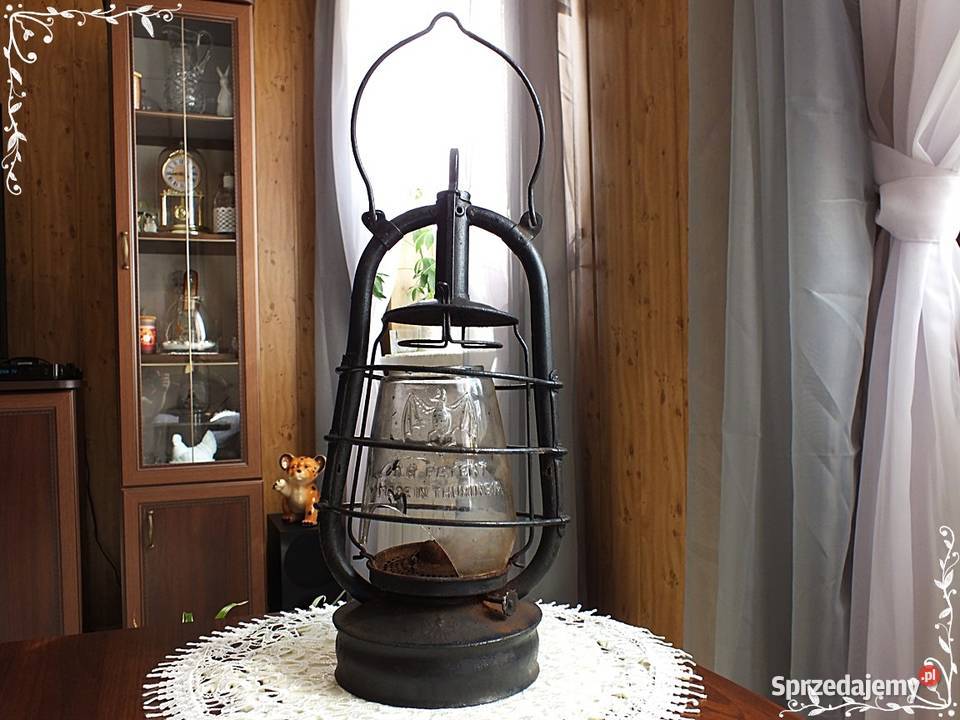Stara lampa naftowa Nietoperz z lat 20-30 I poł XXw.