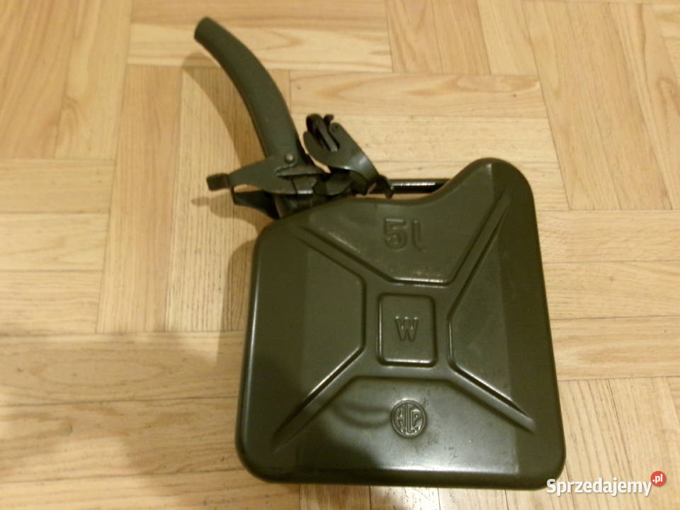 Kanister blaszany z lejkiem 5 litrów zielony Pozostałe sprzedam