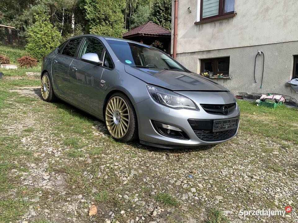 Opel Astra J Sedan 16 Turbo światła do jazdy dziennej Astra Trzebinia