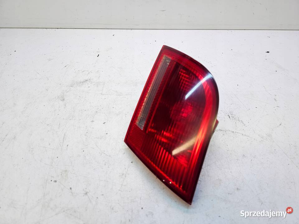 LAMPA PRAWY TYŁ KLAPA AUDI A3 8P LIFT 8P4945094B Przystajń