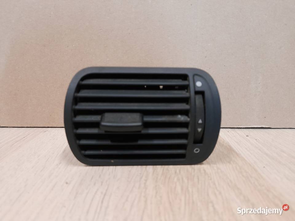 Kratka nawiewu lewa z deski 8L0820901 Seat Leon mazowieckie Wyszków sprzedam