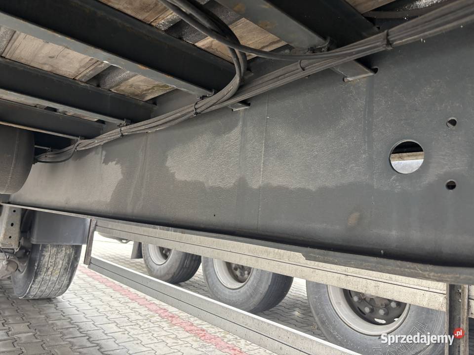 Naczepa Firanka Fruehauf podkarpackie