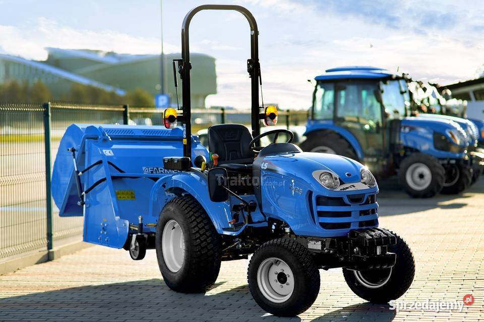 LS Tractor XJ25 MEC 4x4 244 TURF kosiarka