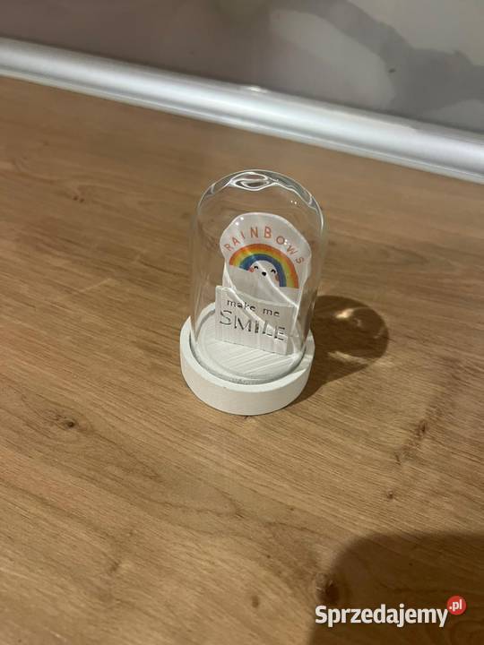 Piękna świecąca lampka na baterie