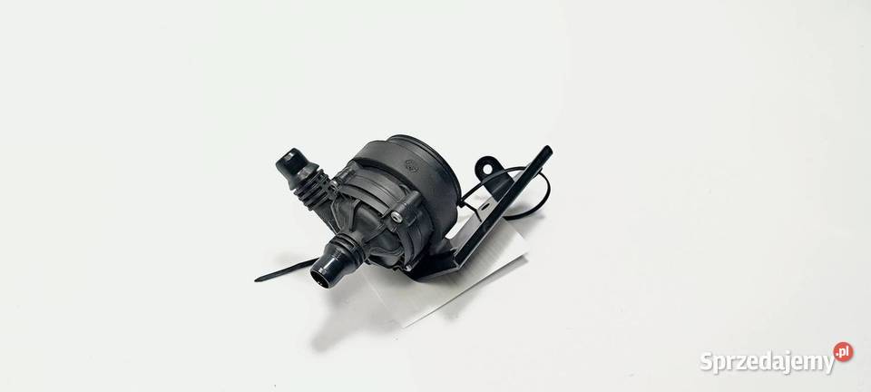 POMPA WODY BMW X4 M F98 8679885 Lipno