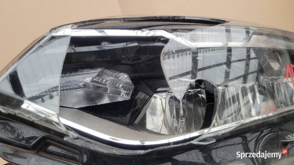 RENAULT CAPTUR II REFLEKTOR LEWY FULL LED LAMPA osobowe Ruda Śląska
