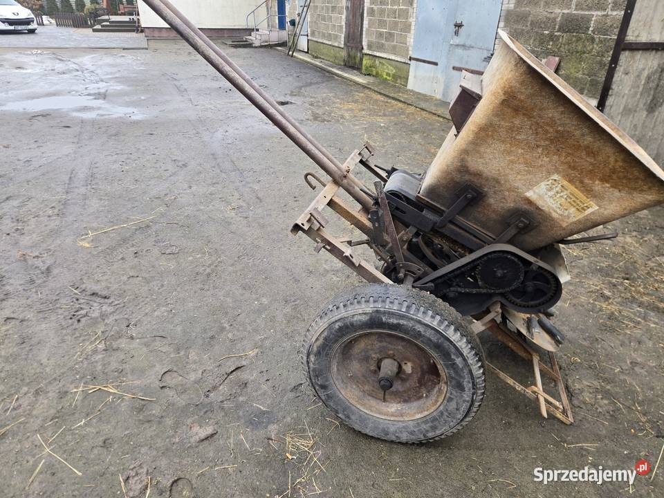 Rozsiewacz nawozów KOS łódzkie Parądzice