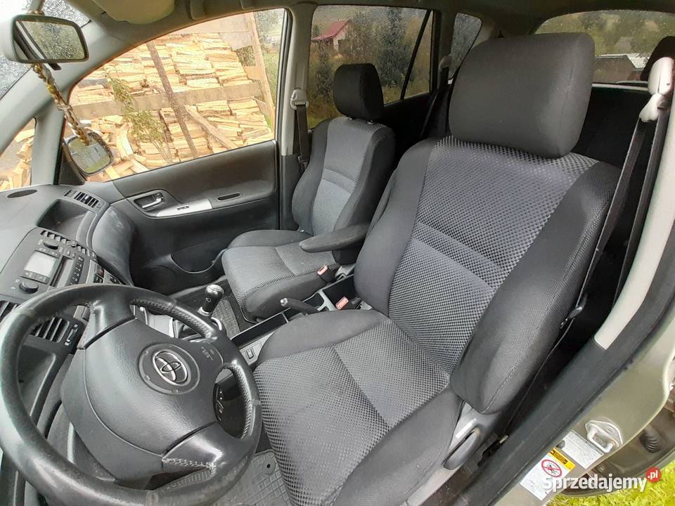 Sprzedam toyota Corolla verso Łętownia