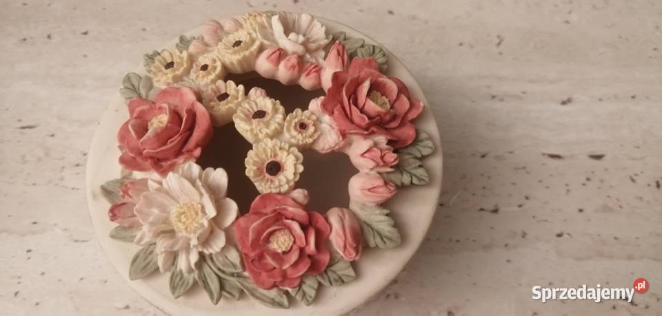 Handast śliczne puzderko róże porcelana kostna Poznań