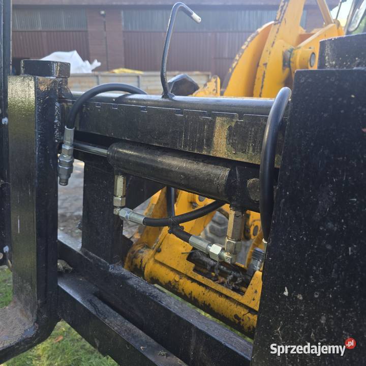 Kareta z przesuwem hydraulicznym i widłami z sprzedam