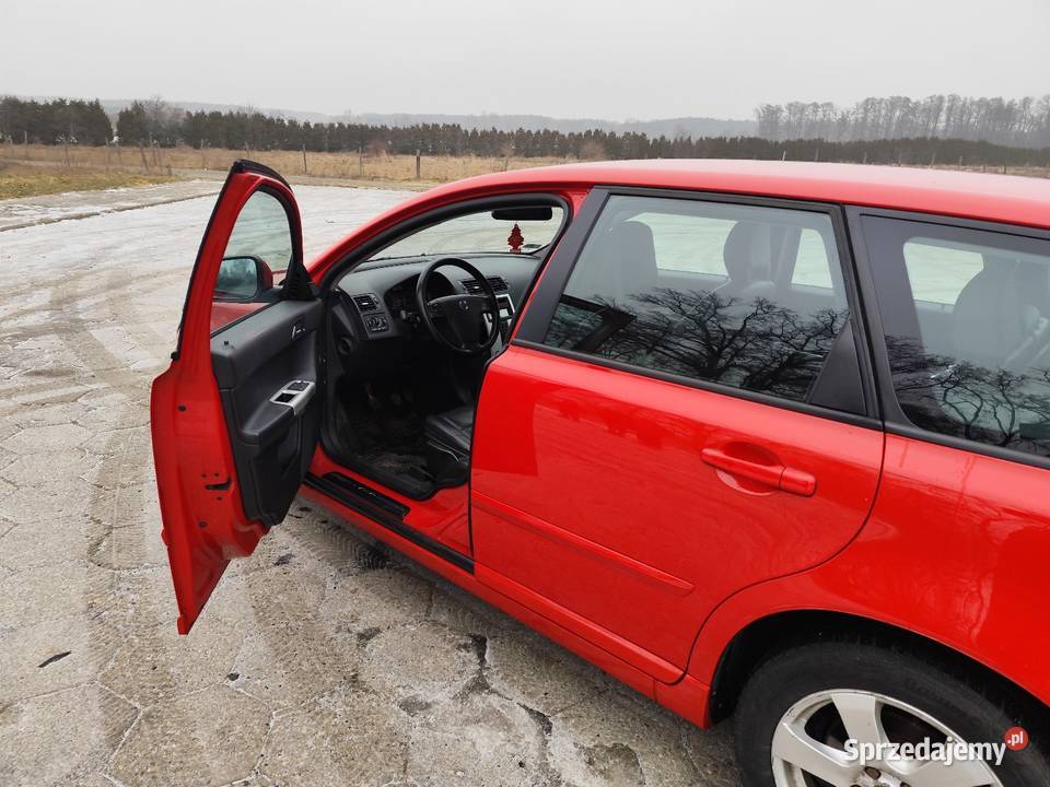 SPRZEDAM VOLVO V50 20D światła przeciwmgielne