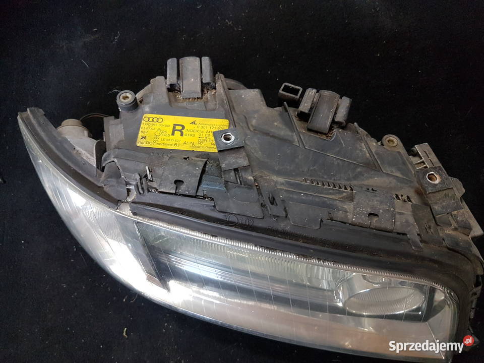 AUDI A8 D2 LIFT XENON PRAWY BI XENON REFLEKTOR osobowe wielkopolskie Turek sprzedam