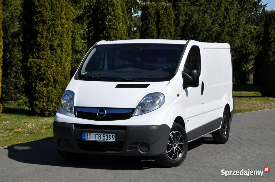 Opel Vivaro 25CDTI145KlimatyzacjaHakI tempomat