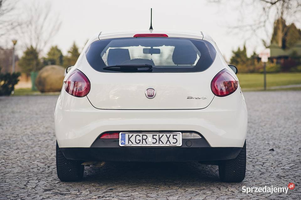 FIAT Bravo 2 biały 2012 przebieg 102700 garażowany