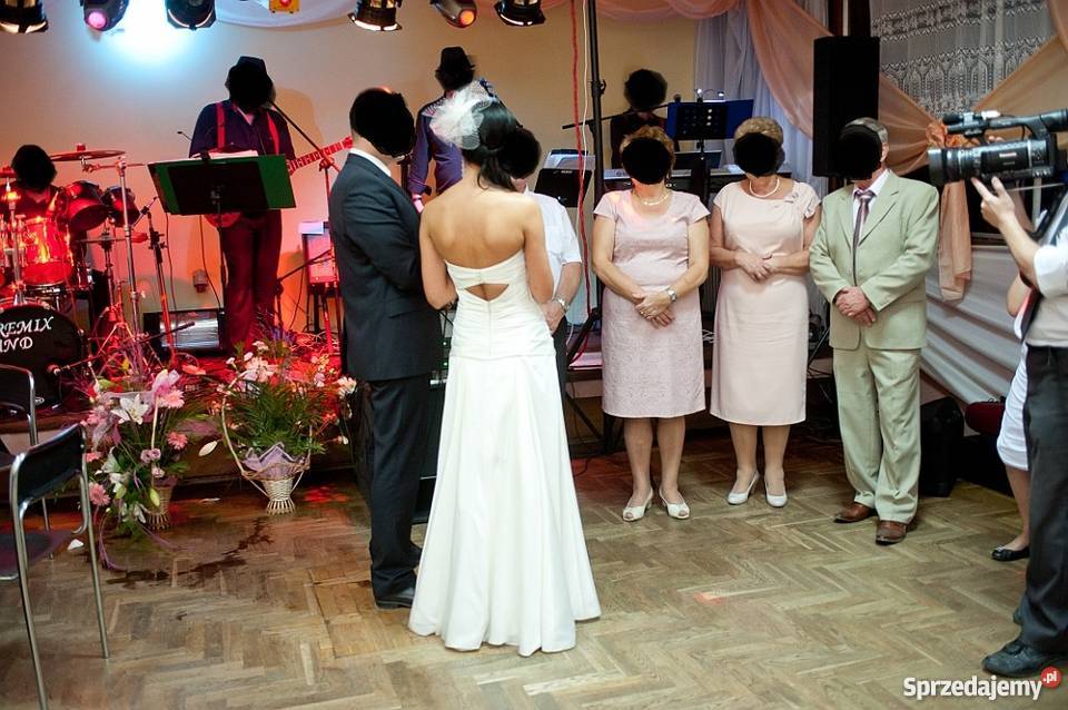 Piękna suknia ślubna z toczkiem małopolskie sprzedam