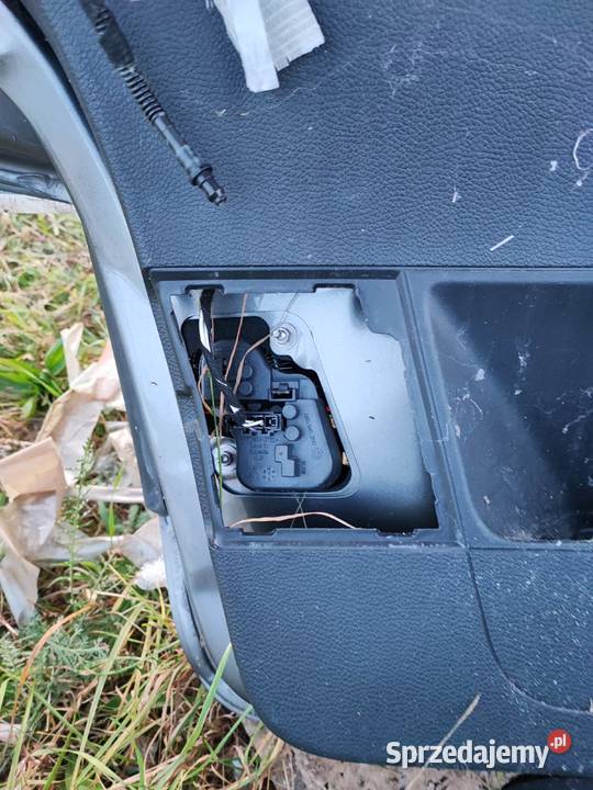 Golf 6 tyl zderzak lakier LA7T belka lampy Części samochodowe dolnośląskie Brzeg Dolny