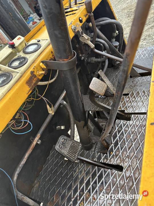 Wózek widłowy Bułgar Dv 17 33 Z silnikiem Wózki widłowe Motycze Poduchowne