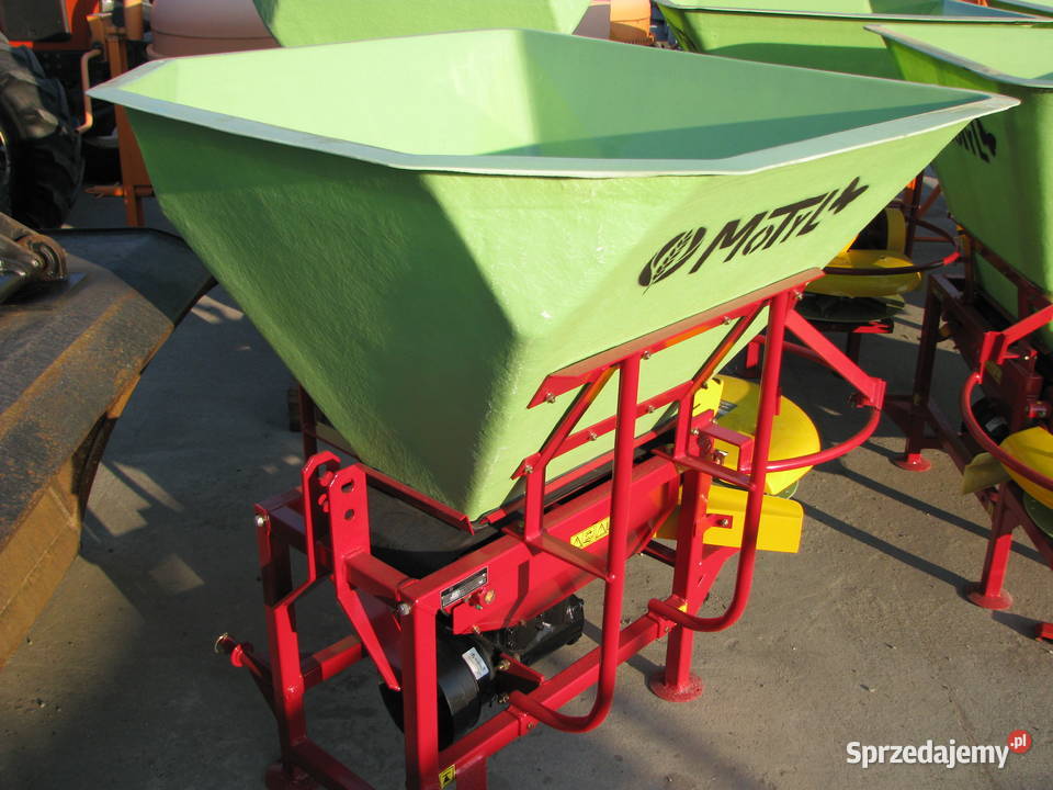 Rozsiewacze nawozów wapna jednotarczowy MOTYL Opoczno