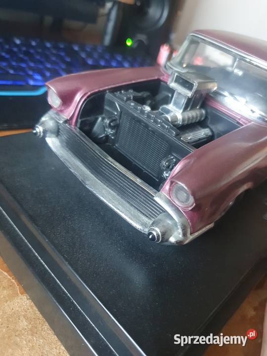 1957 CHEVROLET BEL AIR 118 metalowy światła Radlin