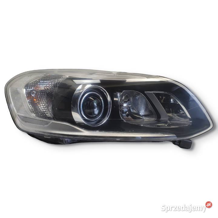 LAMPA PRAWA Volvo XC60 LIFT prawy przód przednia Chełm