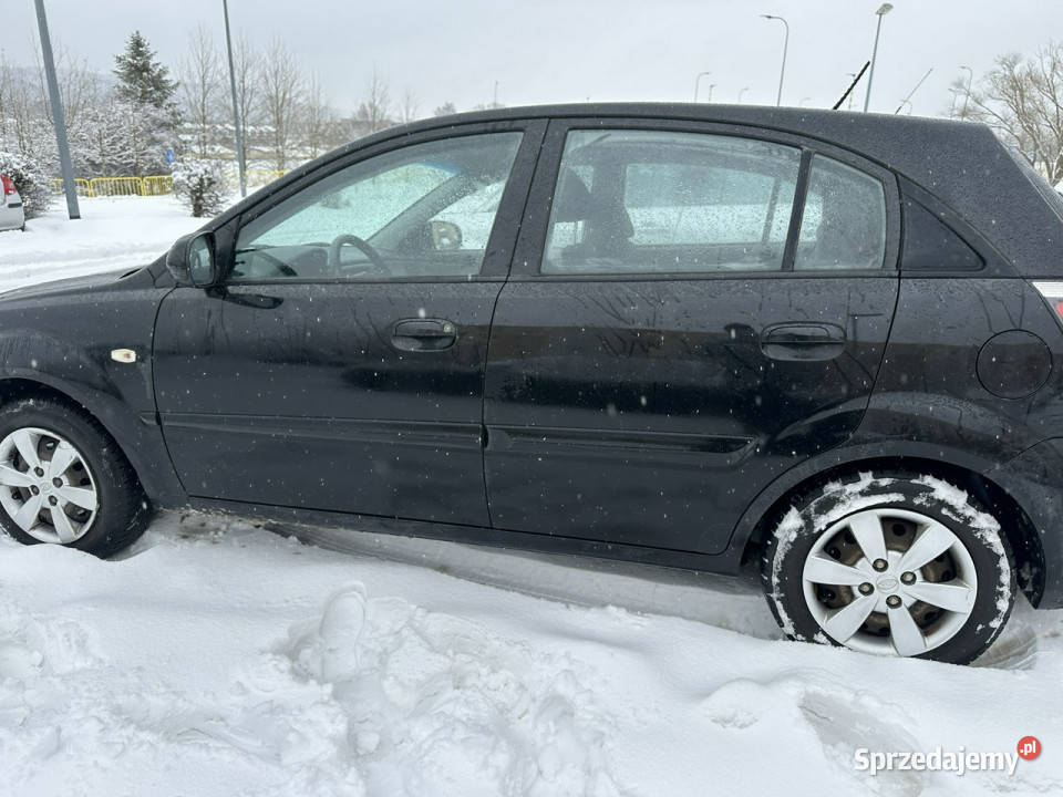 Kia Rio Benzyna klimatyzacja opony wielosezonowe manualna Wejherowo