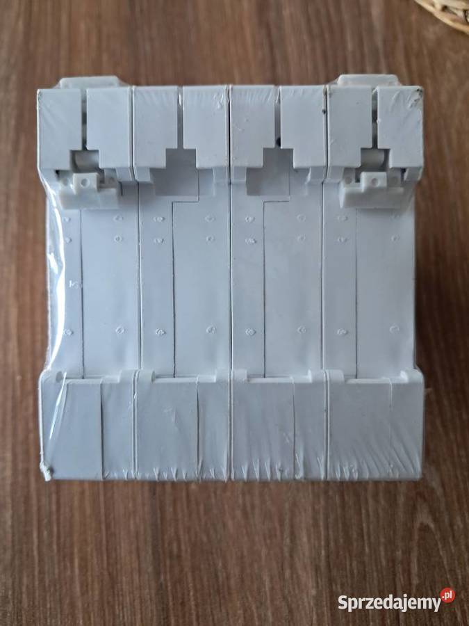 nowy wyłącznik automatyczny Earu DZ4763 400v 25A Zabezpieczenia i rozdzielnice Sandomierz sprzedam