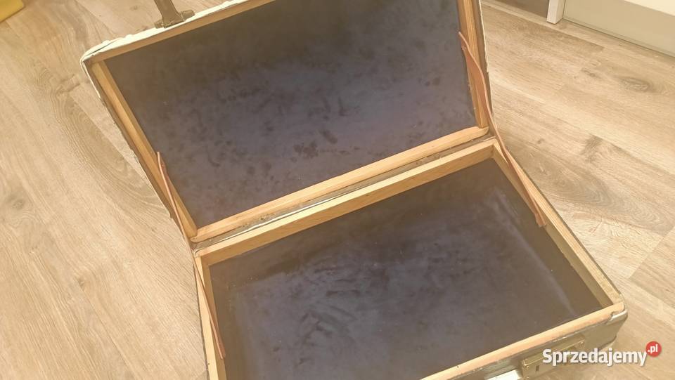 Walizka mała rodem z PRLU Starogard Gdański