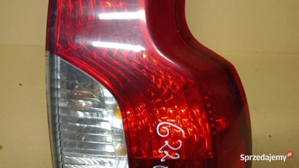 VOLVO V50 II FL KOMBI LAMPA TYŁ PRAWA sprzedam