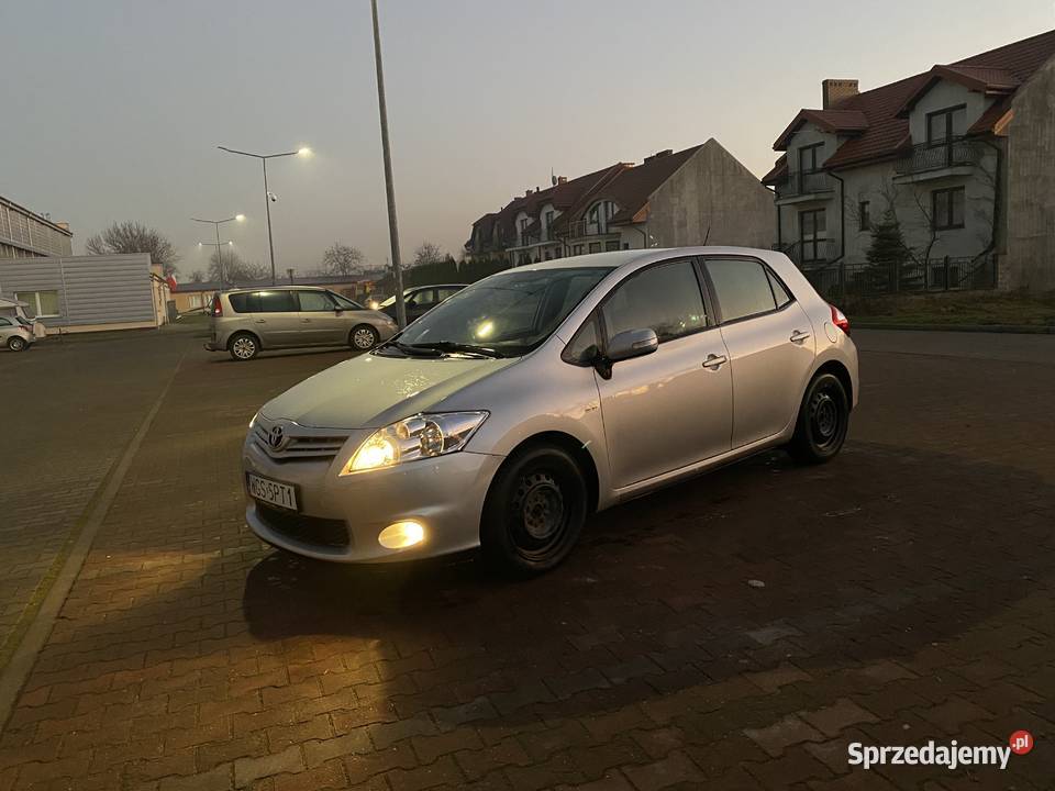Toyota Auris 2012 srebrny