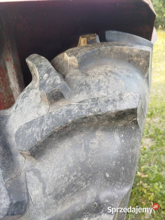 Ciągnik Rolniczy Zetor 4011 z ładowaczem